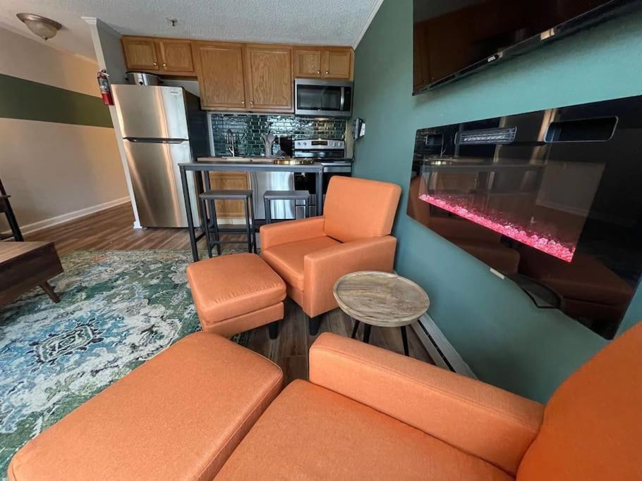 סנואושו Mountain Lodge Getaway, Ski-In/Ski-Out, Heart Of The Village מראה חיצוני תמונה