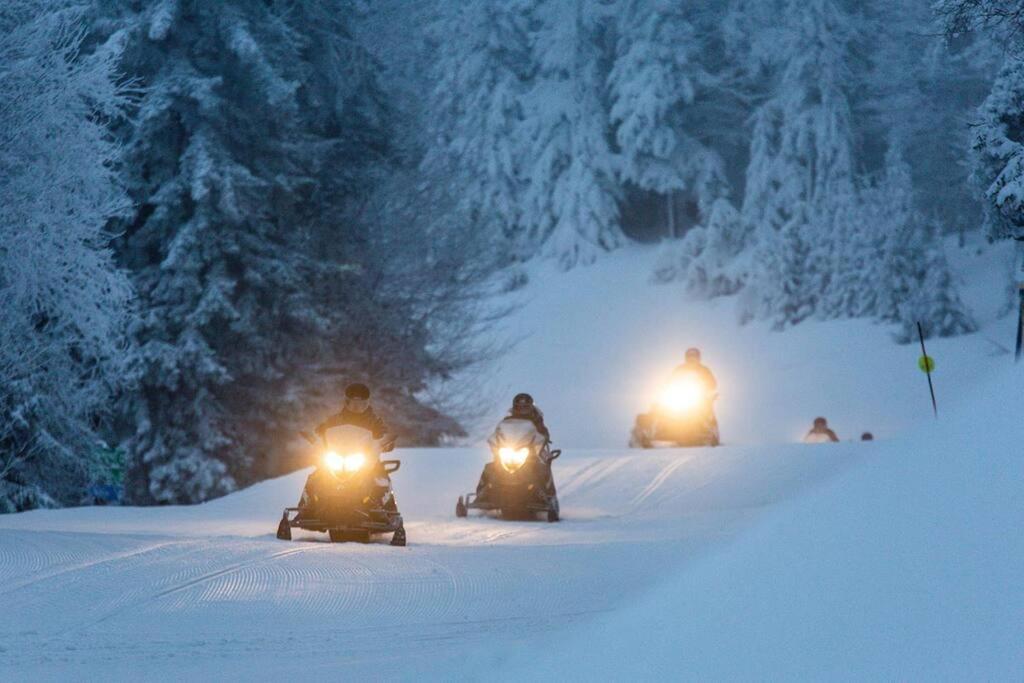 סנואושו Mountain Lodge Getaway, Ski-In/Ski-Out, Heart Of The Village מראה חיצוני תמונה